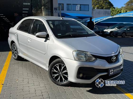 TOYOTA ETIOS 1.5 PLATINUM SEDAN 16V FLEX 4P AUTOMÁTICO
